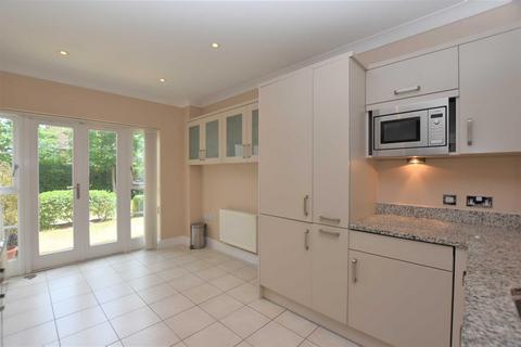 8 Notley Place, Emmer Green, Reading, RG4 8PW