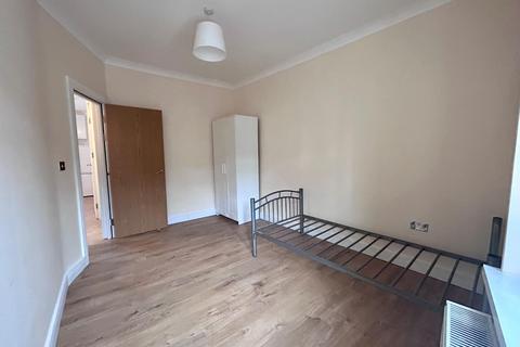 2 bedroom flat to rent, Horn Lane, W3