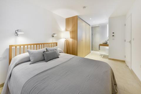 3 bedroom flat for sale, Catherine Place, London, SW1E