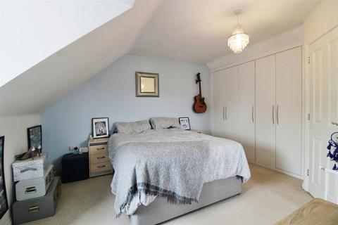 3 bedroom semi-detached house for sale, Crackthorne Drive, Rugby CV23