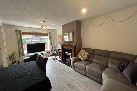 6 Dowry Road, Lees, Oldham, OL4 3JX
