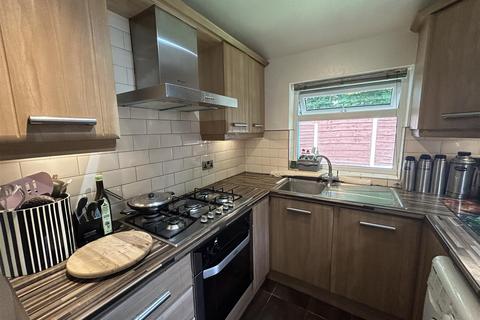 6 Dowry Road, Lees, Oldham, OL4 3JX