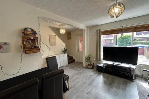 6 Dowry Road, Lees, Oldham, OL4 3JX