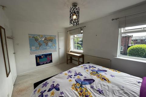 6 Dowry Road, Lees, Oldham, OL4 3JX