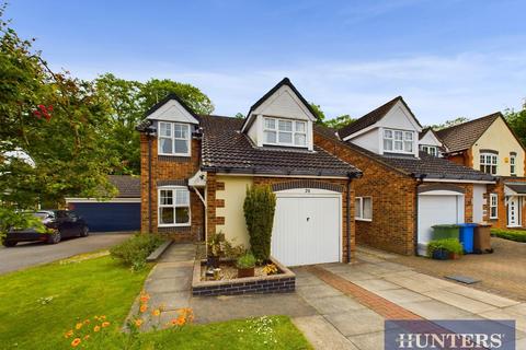 3 bedroom detached house for sale, Badminton Close, Bridlington