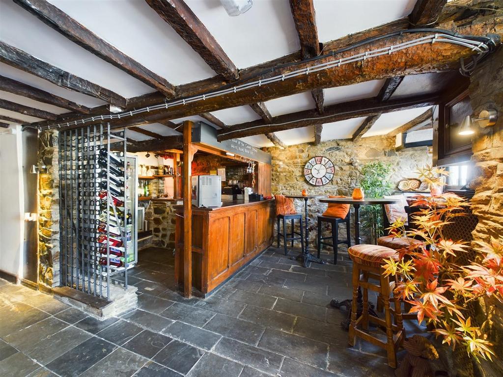 Restaurant.jpg
