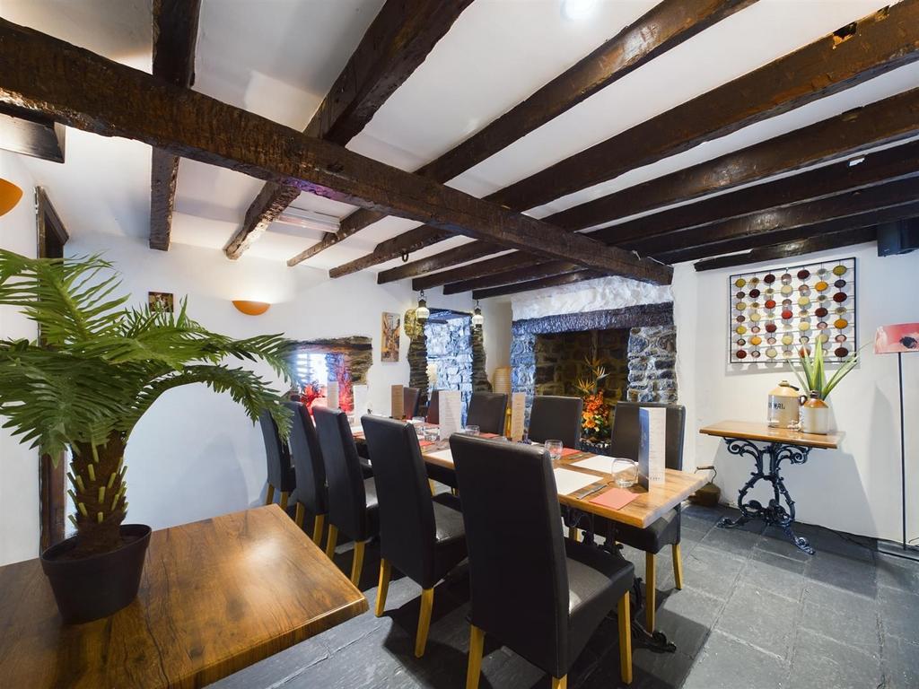 Restaurant4.jpg