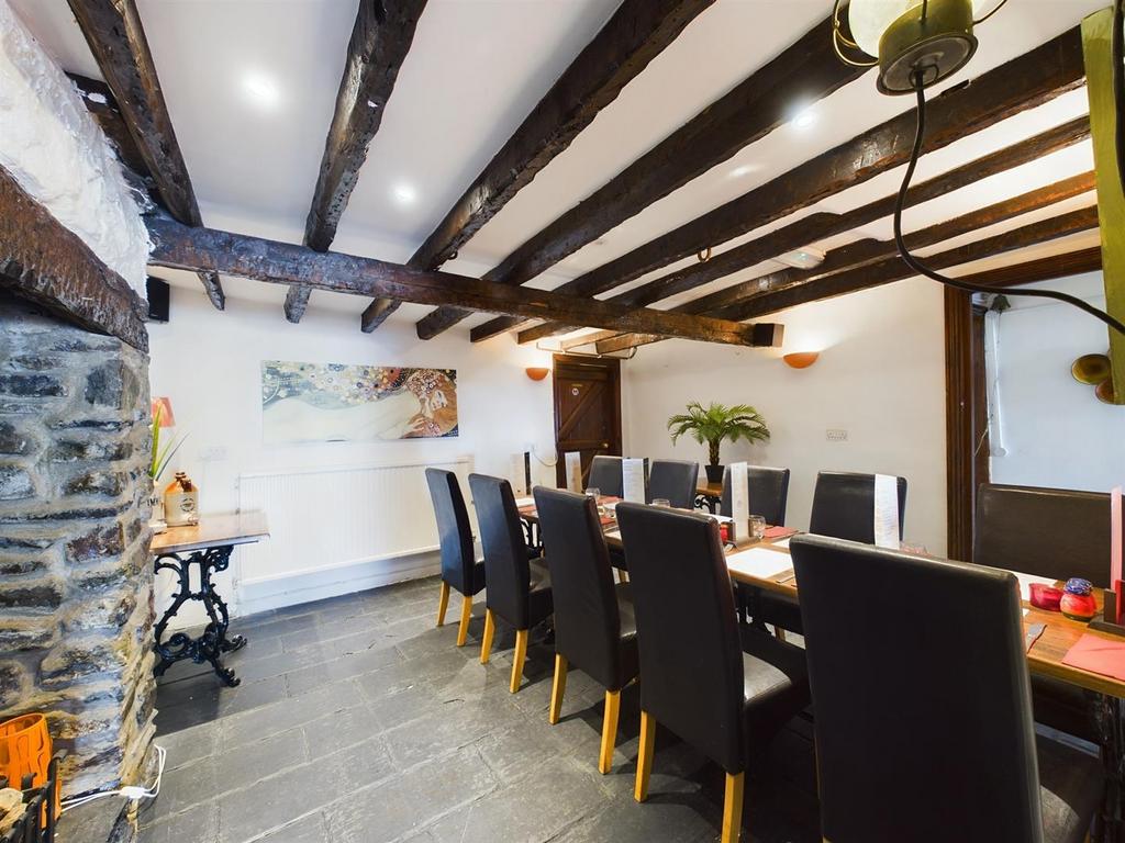 Restaurant3.jpg