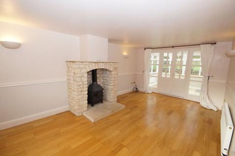 3 bedroom house to rent, Shipton Oliffe GL54 4JE