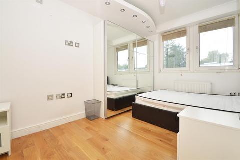 4 bedroom maisonette to rent, Moody Street, London, E1