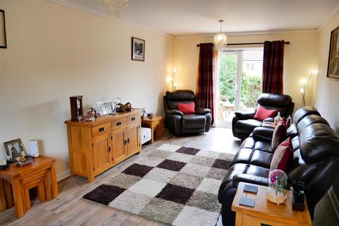 15 Anson Avenue, Calne, SN11 8FY