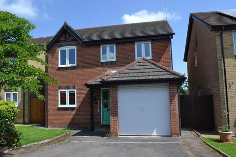 4 bedroom detached house to rent, Meadow View, Buntingford