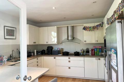 6 bedroom detached house to rent, Roedean Crescent, Brighton BN2