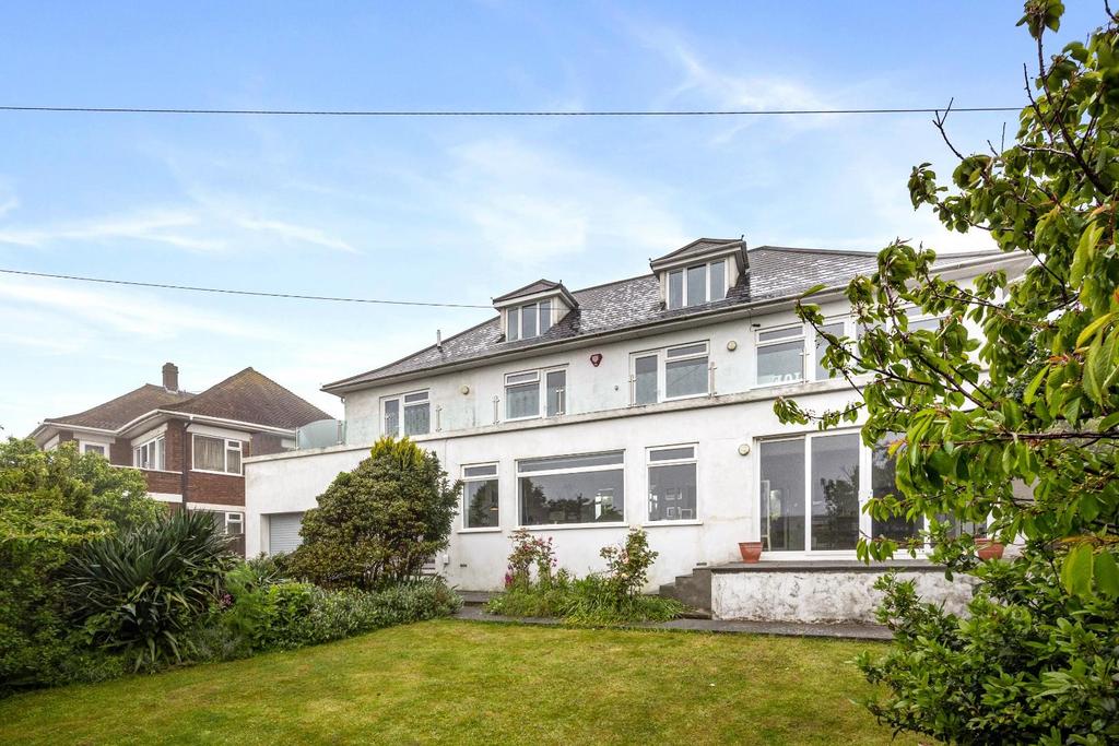 Roedean Crescent, 31-036.jpg