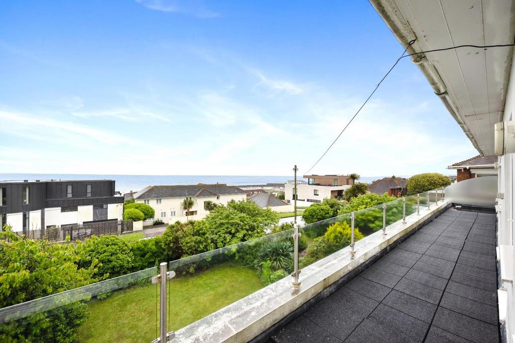 Roedean Crescent, 31-018.jpg