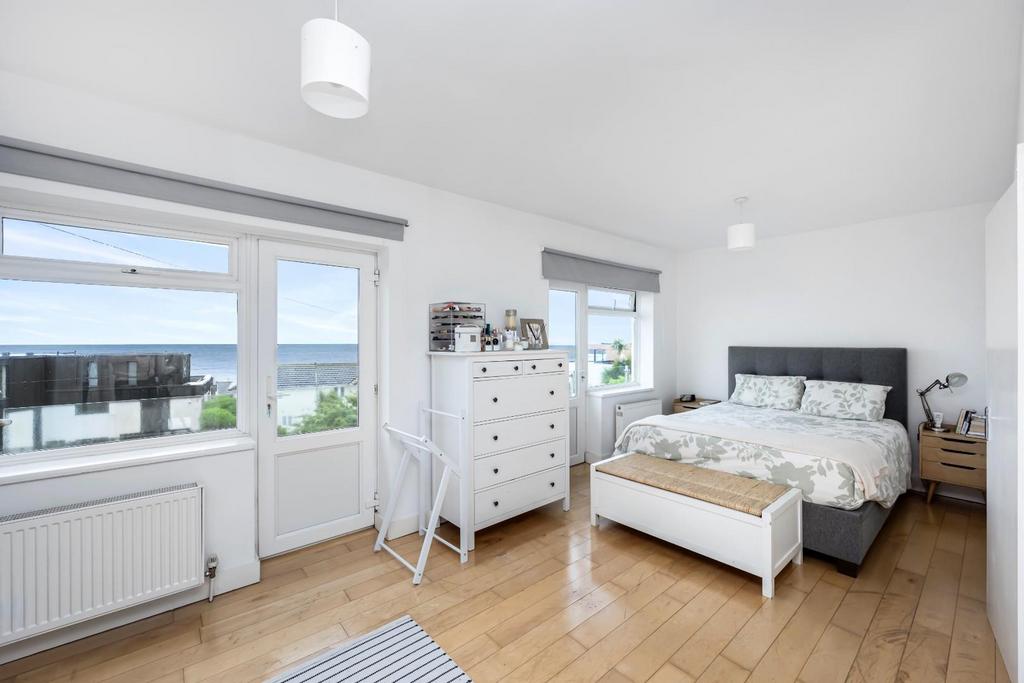 Roedean Crescent, 31-011.jpg