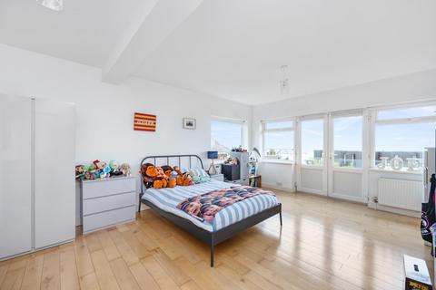 6 bedroom detached house to rent, Roedean Crescent, Brighton BN2