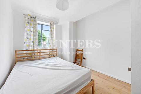 2 bedroom flat to rent, Fairfax Road, London, NW6