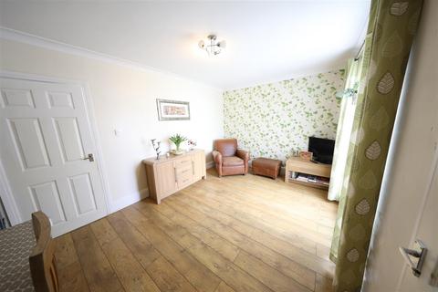 3 bedroom end of terrace house for sale, Boothferry Road, Hessle