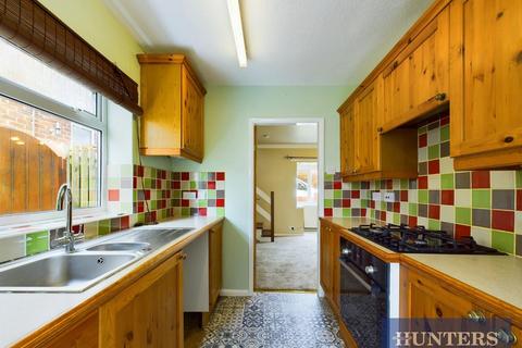 2 bedroom bungalow to rent, Bempton Crescent, Bridlington