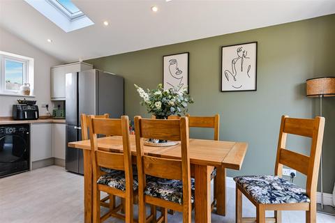 146 Chetwode Road, Tadworth, KT20 5PN