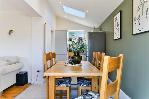 146 Chetwode Road, Tadworth, KT20 5PN
