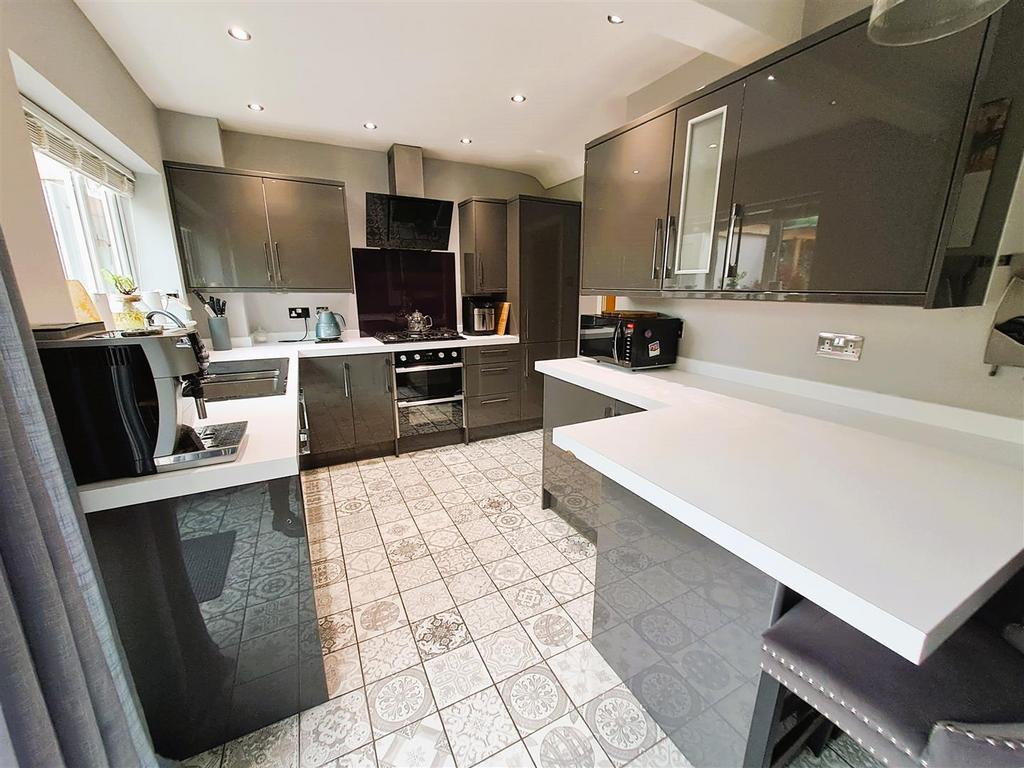 Re Fitted Kitchen/Diner