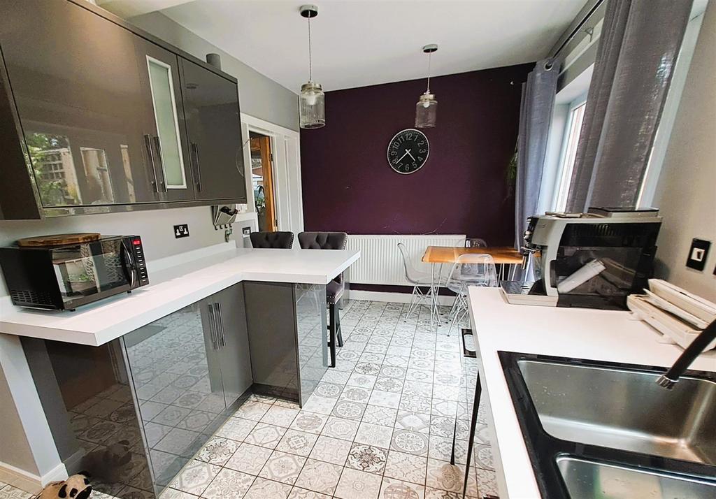 Re Fitted Kitchen/Diner
