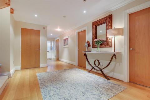 5 bedroom house for sale, Mountview Close, Hampstead Garden Suburb, London