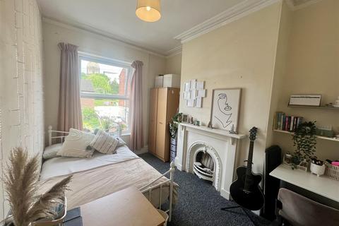 5 bedroom terraced house to rent, Portland Road, Nottingham