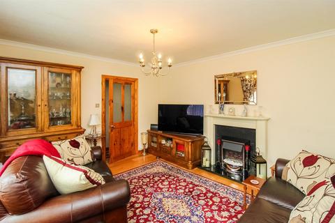 3 bedroom semi-detached house for sale, Marshall Avenue, Wakefield WF4