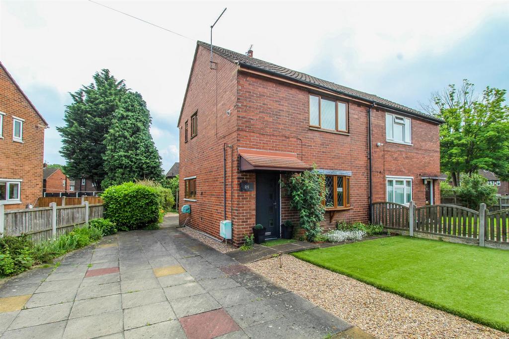 Silkstone Crescent, Wakefield WF2 2 bed semidetached house for sale
