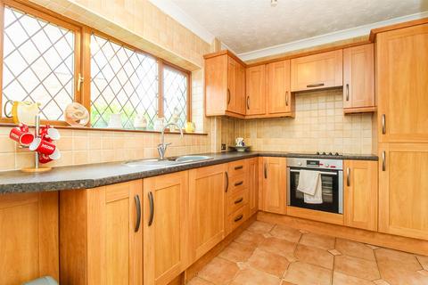 2 bedroom semi-detached house for sale, Silkstone Crescent, Wakefield WF2