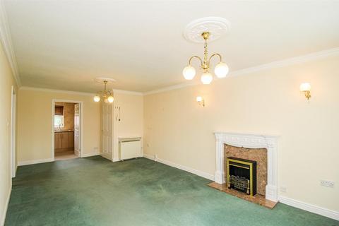 2 bedroom flat for sale, Holly Court, Wakefield WF1