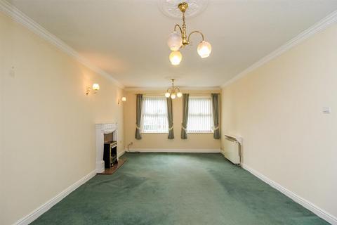 2 bedroom flat for sale, Holly Court, Wakefield WF1