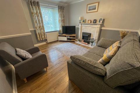 15 Aysgarth Drive, Wakefield, WF2 8UG