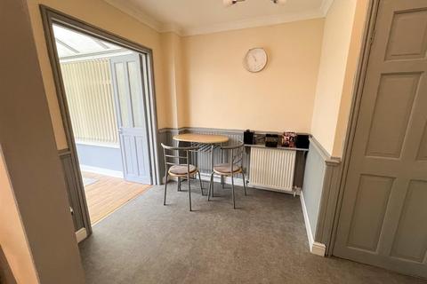 15 Aysgarth Drive, Wakefield, WF2 8UG