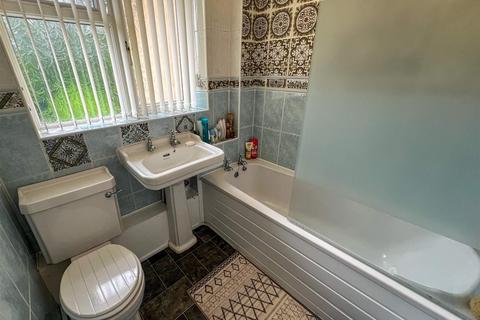 15 Aysgarth Drive, Wakefield, WF2 8UG