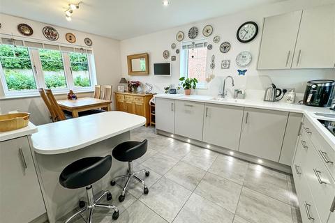 4 Abbots Field, Yapton, Arundel, BN18 0GE