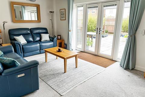 4 Abbots Field, Yapton, Arundel, BN18 0GE