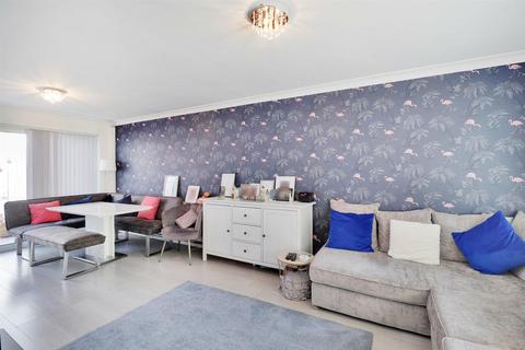 97 Ifield Way, Gravesend, DA12 5TX