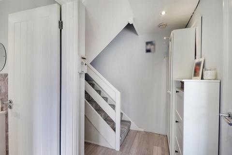 97 Ifield Way, Gravesend, DA12 5TX