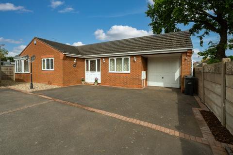 2 bedroom bungalow for sale, Summerhill, Kingswinford DY6