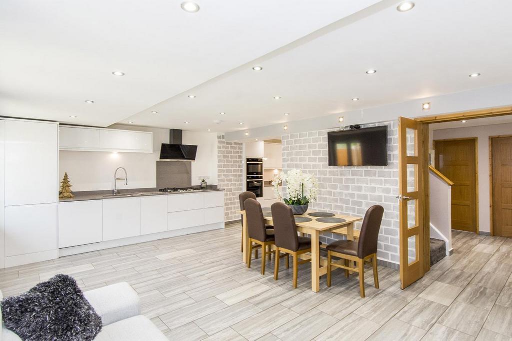 ( Family kitchen Dining Photo 3)