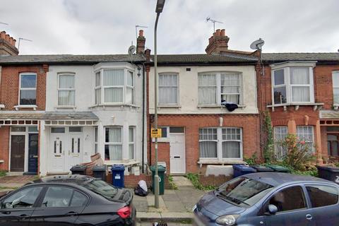 4 bedroom house to rent, Grange Avenue, London