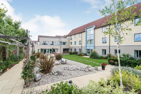 2 bedroom apartment for sale, Queen Eleanor Court, Salisbury Street, Amesbury, SP4 7FU