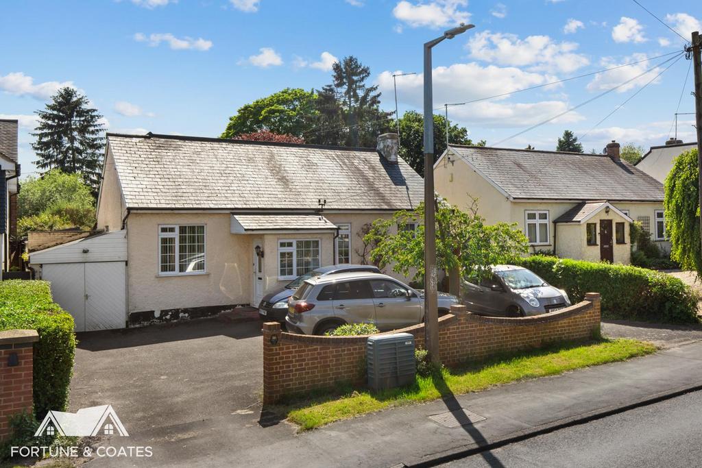 Priory Avenue, Harlow 4 bed detached bungalow for sale £625,000