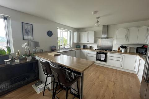 61 Alltiago Road, Pontarddulais, Swansea, SA4 8HU