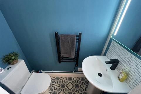 6 Bryncwar Road, Penygroes, Llanelli, SA14 7PG