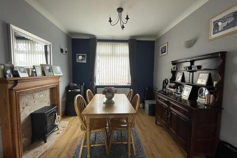 6 Bryncwar Road, Penygroes, Llanelli, SA14 7PG